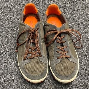 PLAE boys 6 Gray and Orange Sneakers